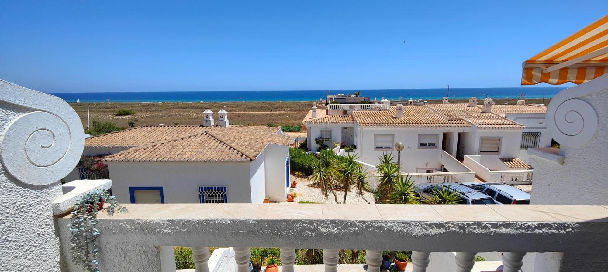 לאגוּ‏ש The Swallow'S Rest Beach House - Meia Praia מראה חיצוני תמונה